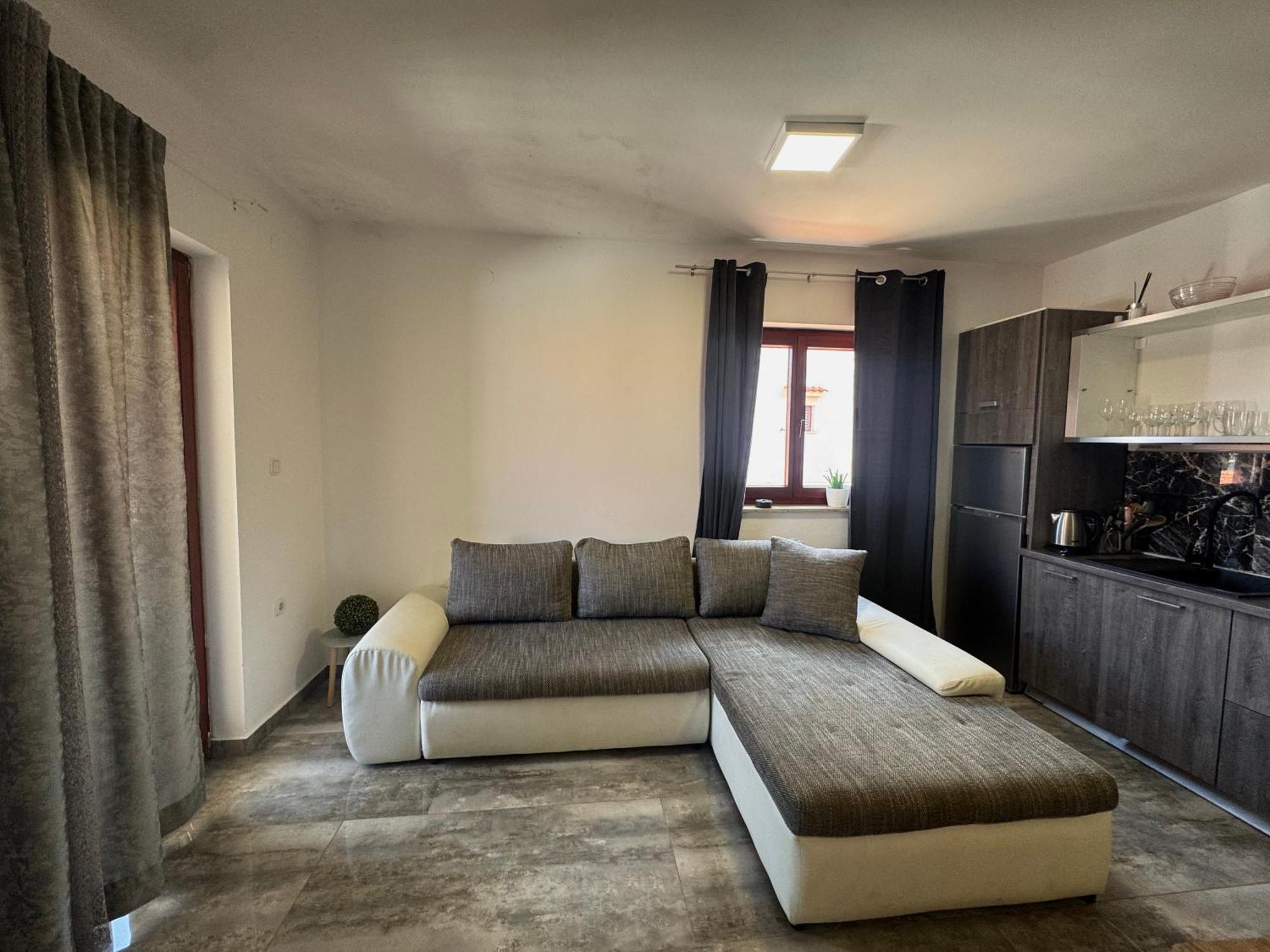 Apartments Orhidelia 니바이스 외부 사진